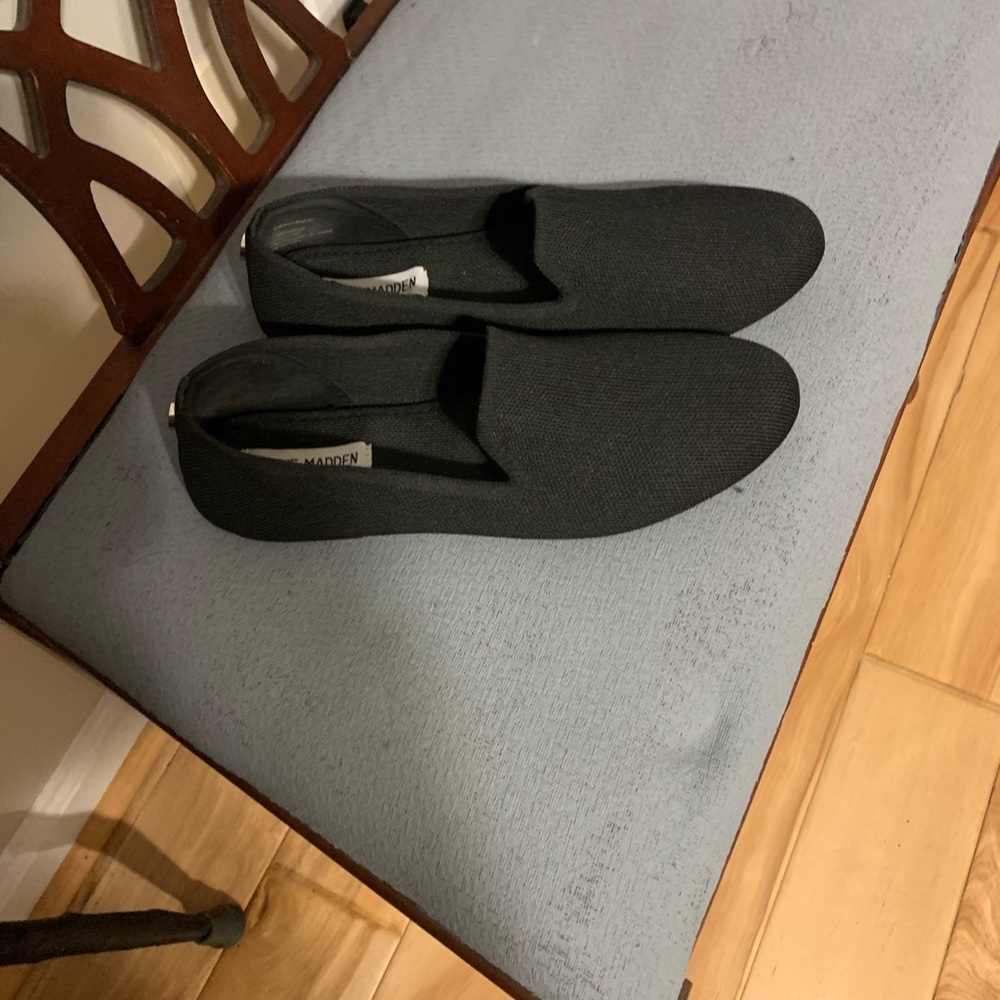 New! No Box. Steve Madden flats. Size 7.5